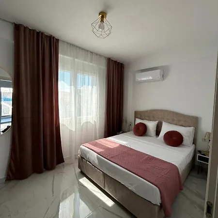Emerald Luxury & Pool Ii *