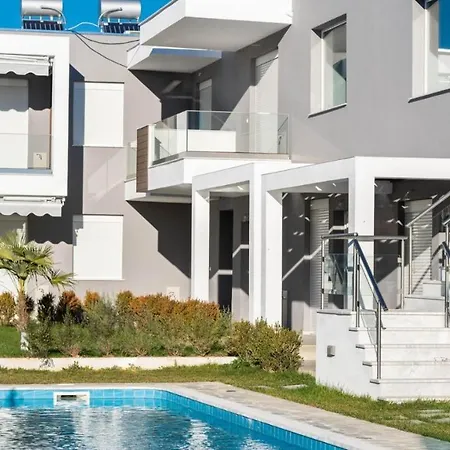 Emerald Luxury & Pool Ii Apartmán *