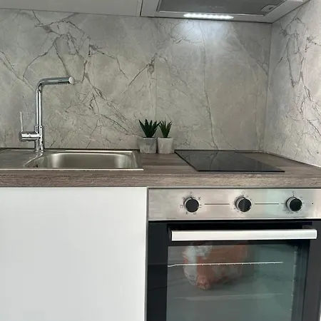 Emerald Luxury & Pool Ii Apartament