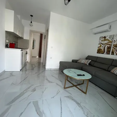Emerald Luxury & Pool Ii Apartament Ofrínion